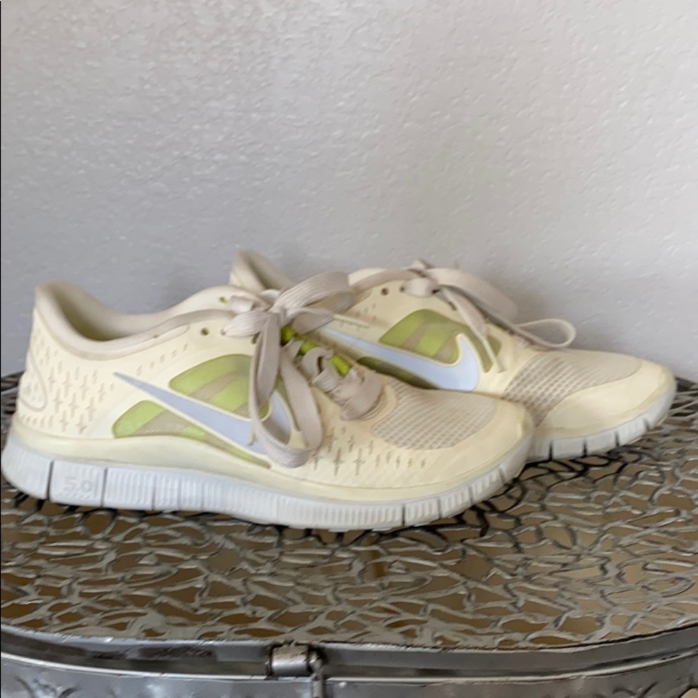 Nike tennis shoes